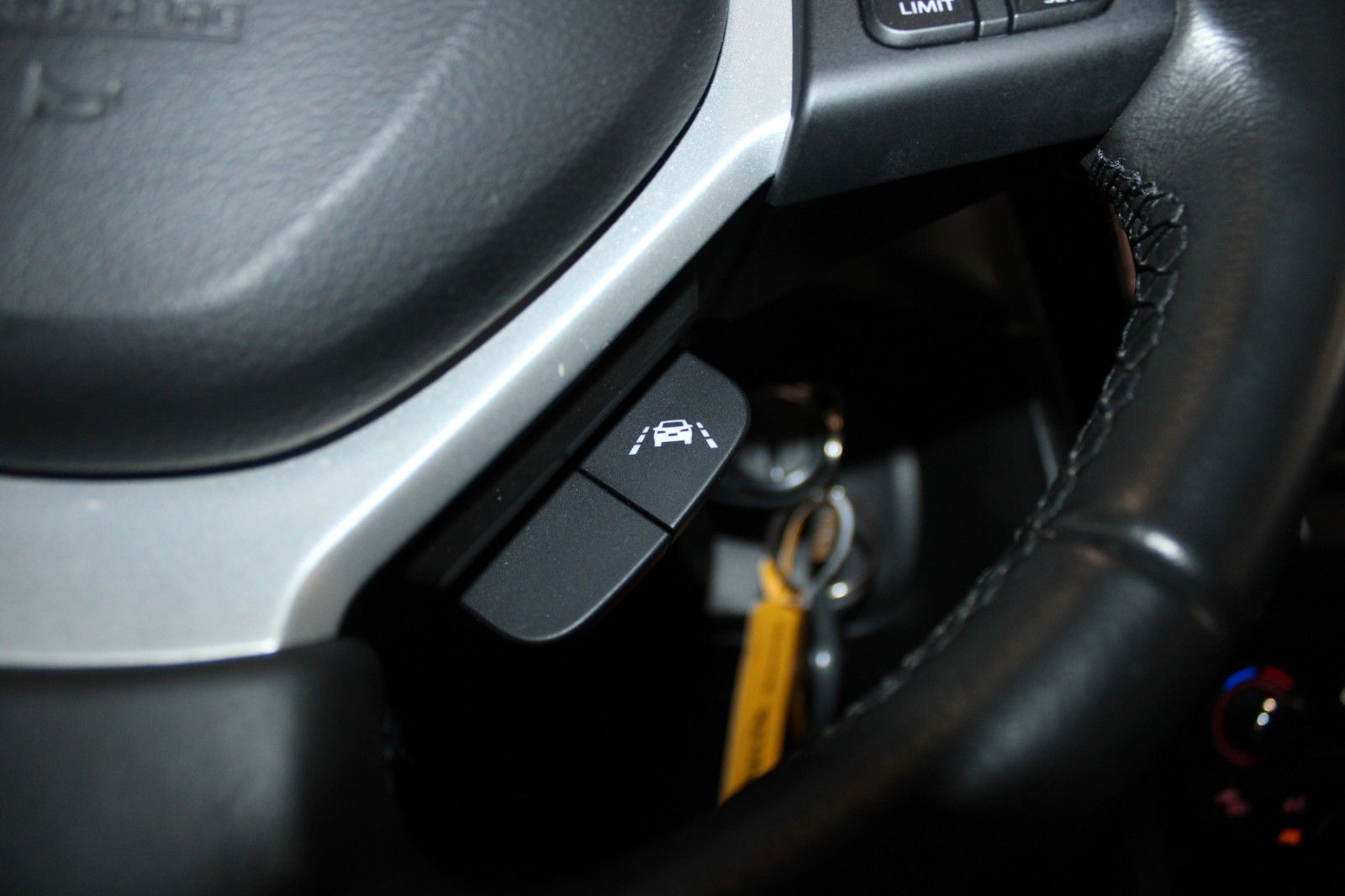 Fahrzeugabbildung Suzuki Vitara 1.4 Hybrid Comfort LED ACC SHZ PDC uvm.