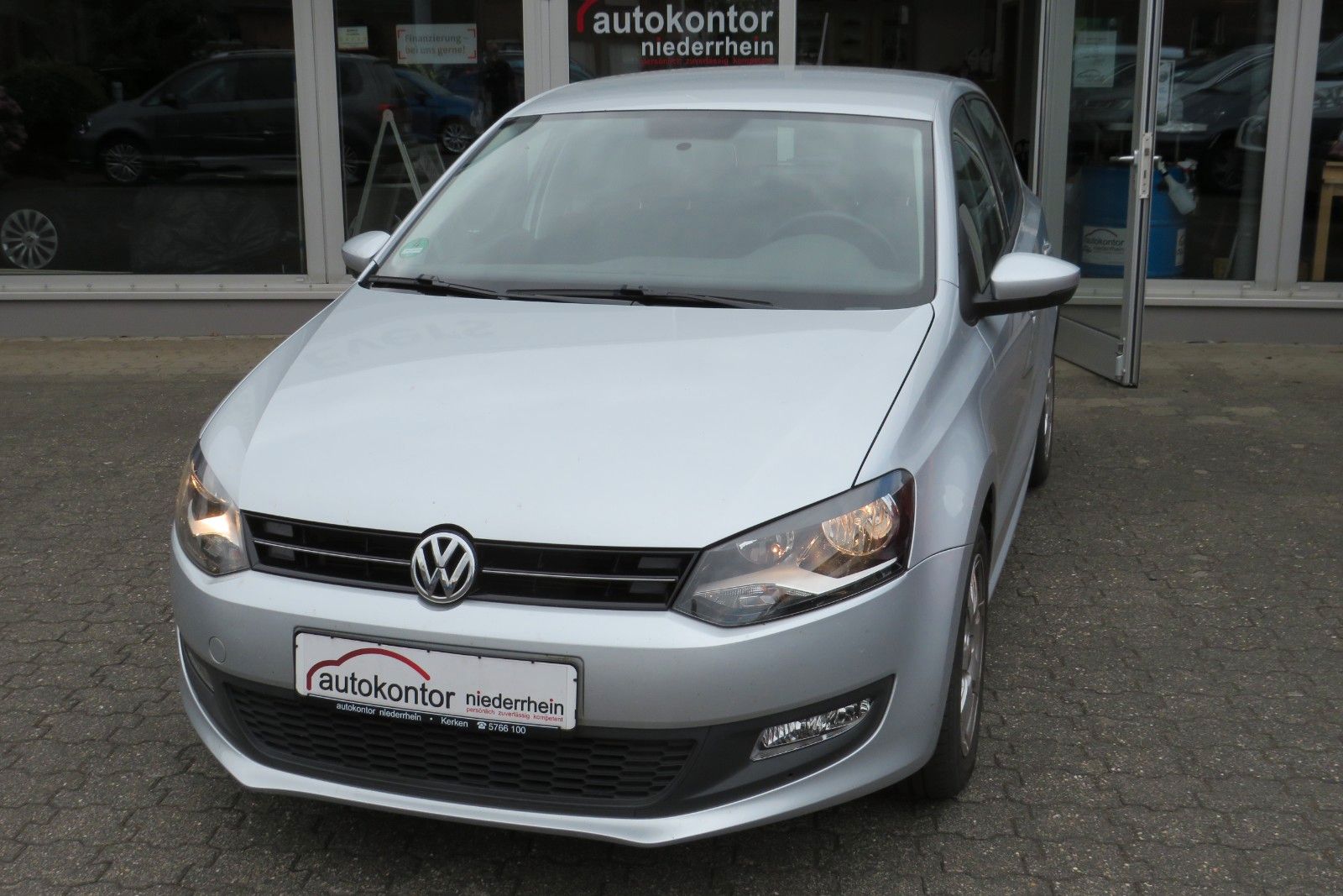 Fahrzeugabbildung Volkswagen Polo V Comfortline KLIMA RADIO SCHECKHEFT