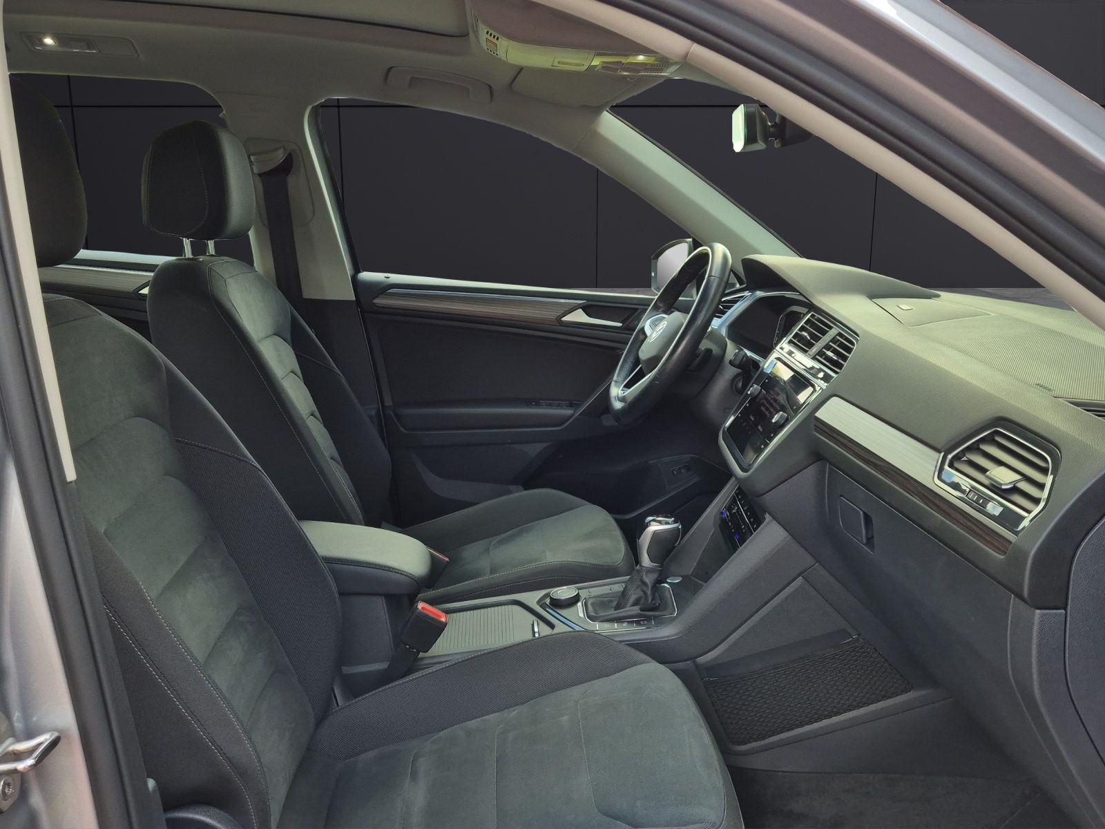 Fahrzeugabbildung Volkswagen Tiguan Allspace TSI Elegance DSG 4M Matrix Navi