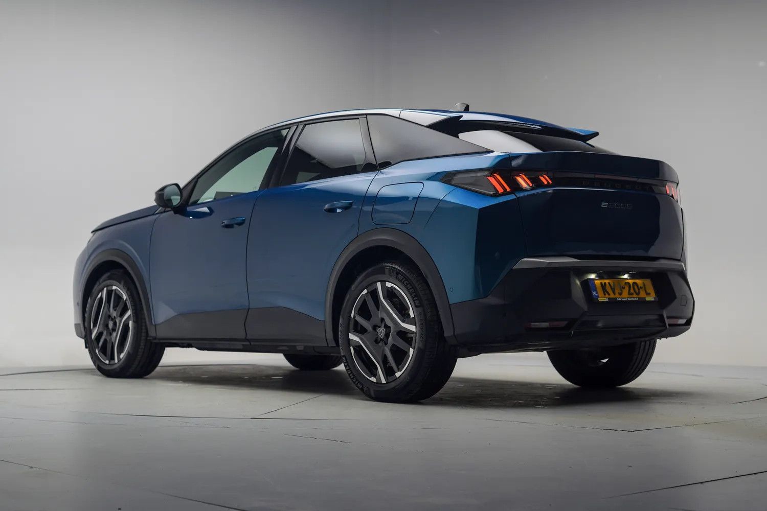 Peugeot e-3008 Allure 73kWh [ LED Apple/Android kamera ] imagem 3
