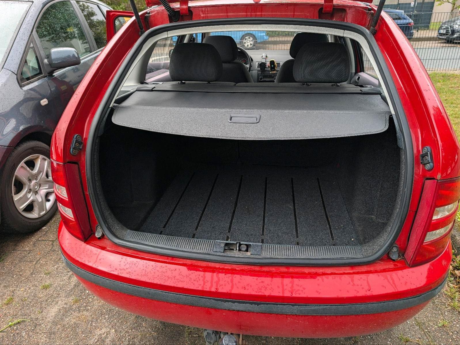 Skoda Fabia 2004 — engine 77 HP (57kW)
