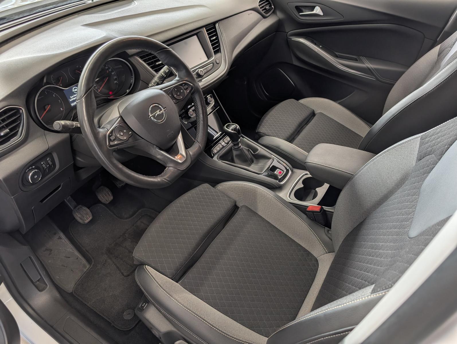 Opel Grandland 1.2 Elegance Keyless LED Parkassist