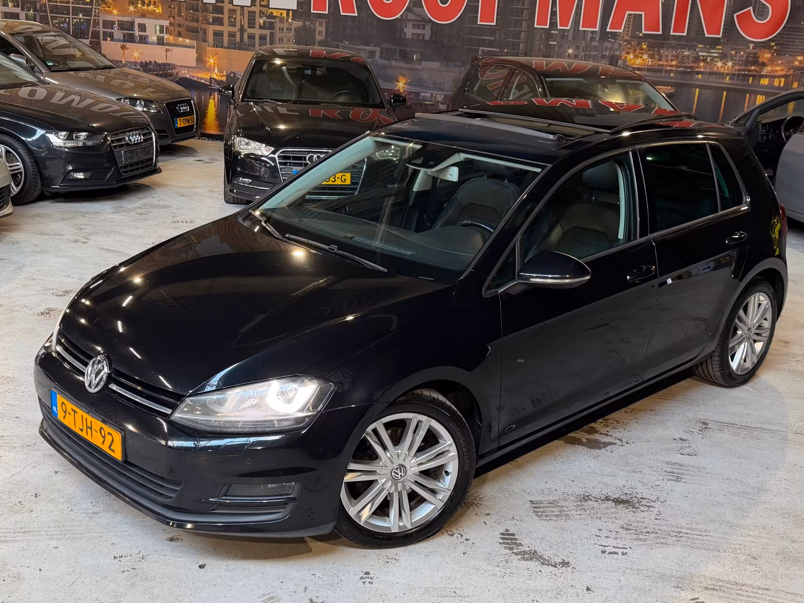 Volkswagen Golf 1.6 TDI DSG Xenon/Panoramic/Massage/Sport