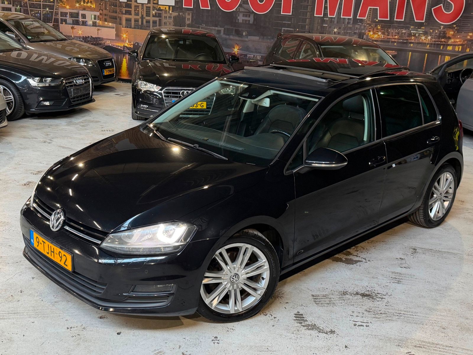 Volkswagen Golf - 1