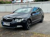 Skoda Superb 2,0 TDI DSG 170PS Panorama Leder - Skoda Superb: 170