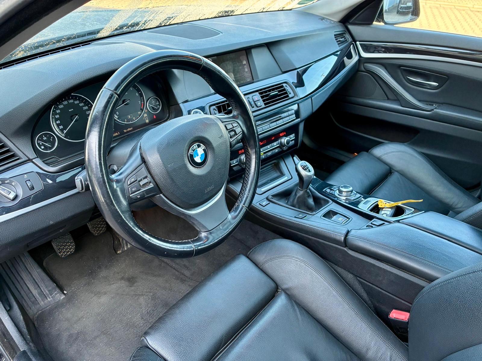 BMW 523 I TOURING PANO-DACH*LEDER*XENON*SH*PDC | 204 ch | BVM | LEDERSITZE | XENON-LICHT | TOIT PANORAMIQUE