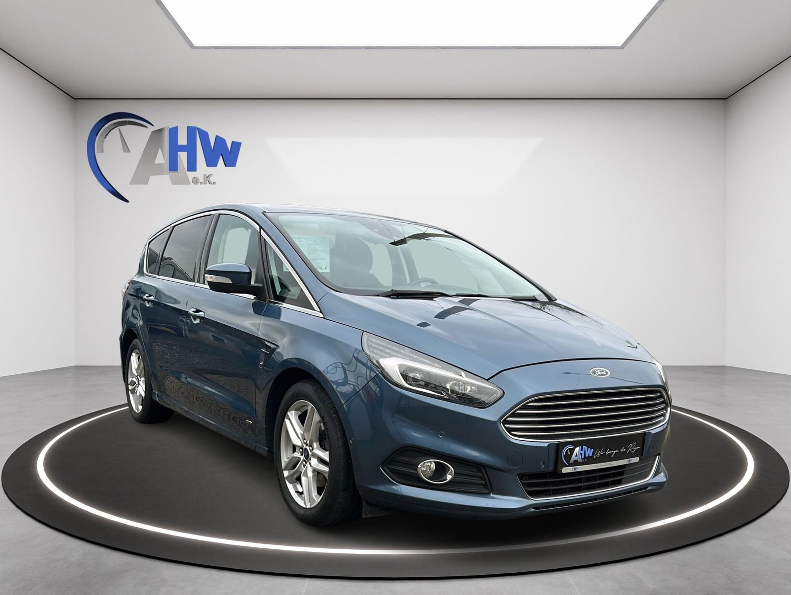 Fahrzeugabbildung Ford S-MAX 2,0 TCDi Titanium AWDLED - AHK