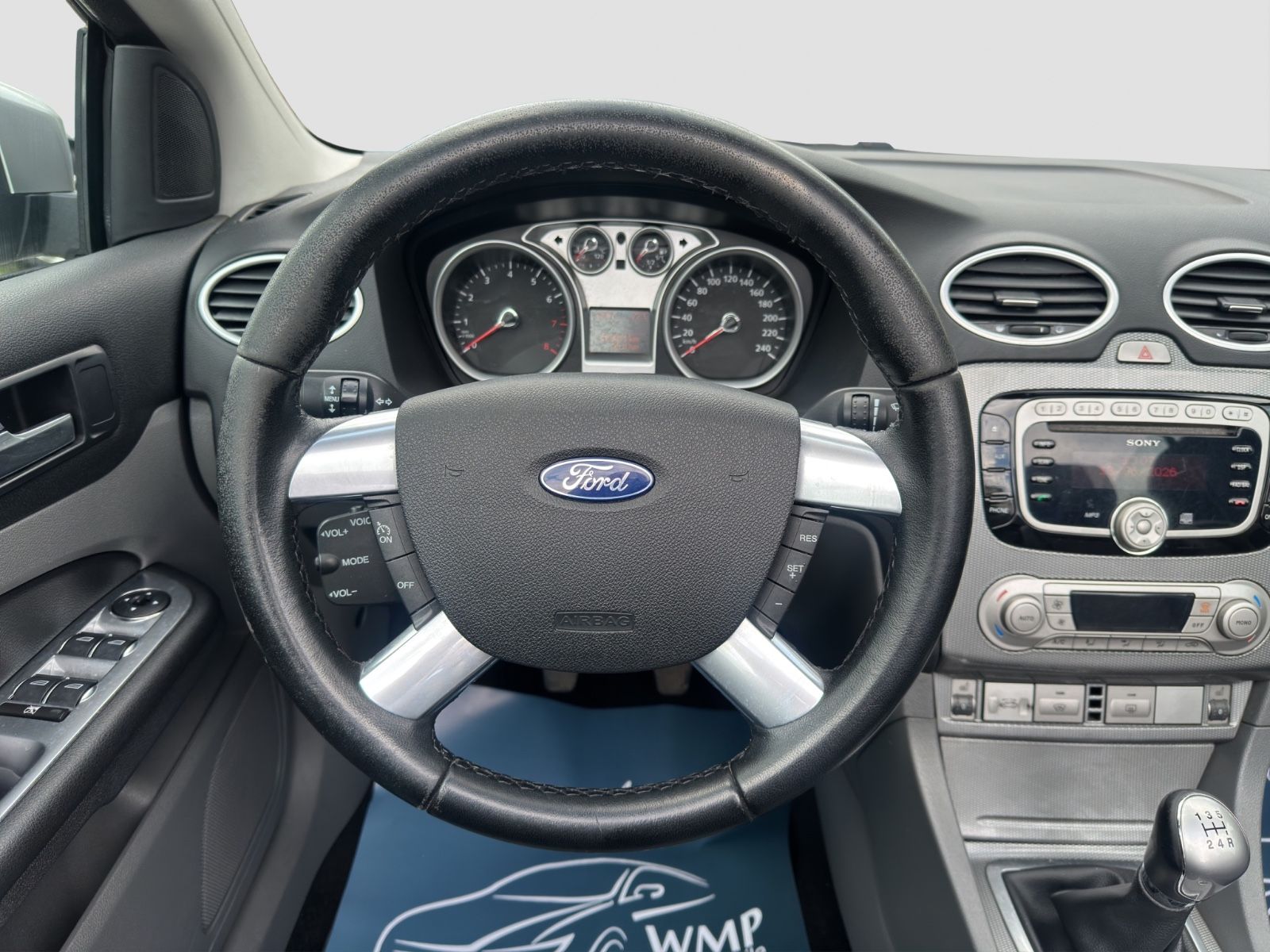 Fahrzeugabbildung Ford Focus Cabrio Titanium/Leder/AHK/SHZ/PDC/