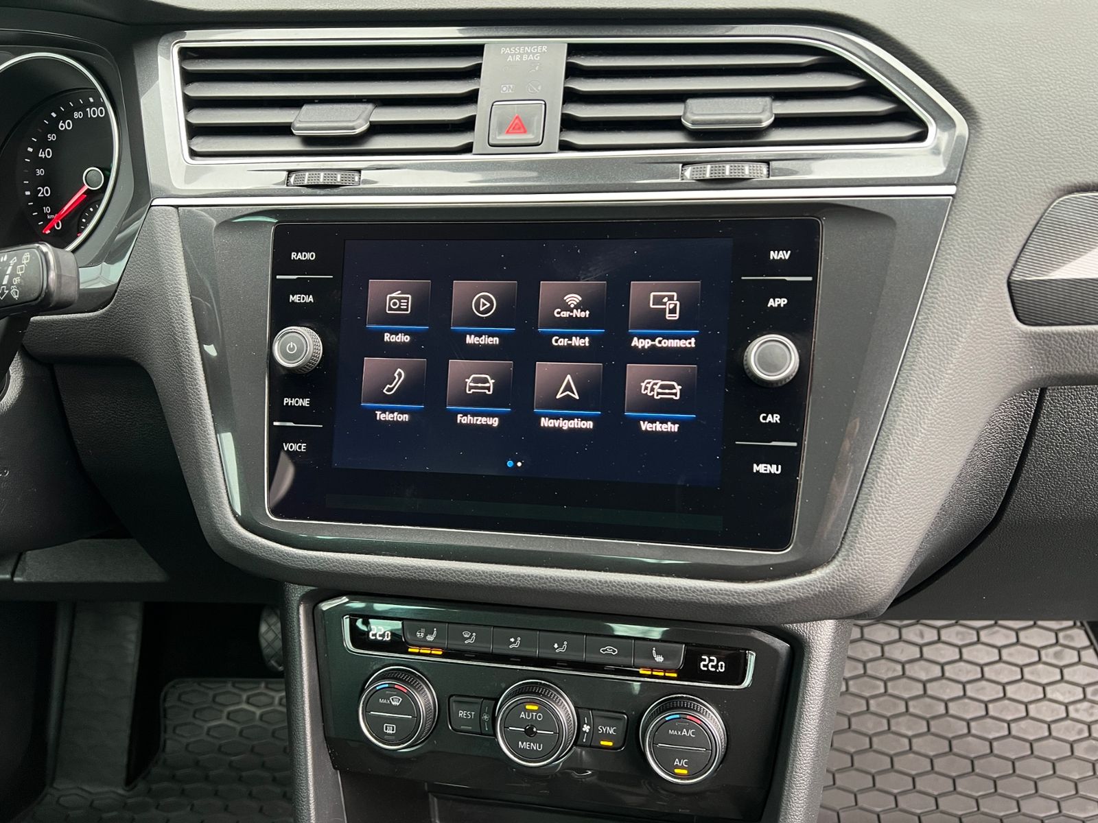 Fahrzeugabbildung Volkswagen Tiguan Comfortline 1.4 TSI DSG *LED, ergoActive,