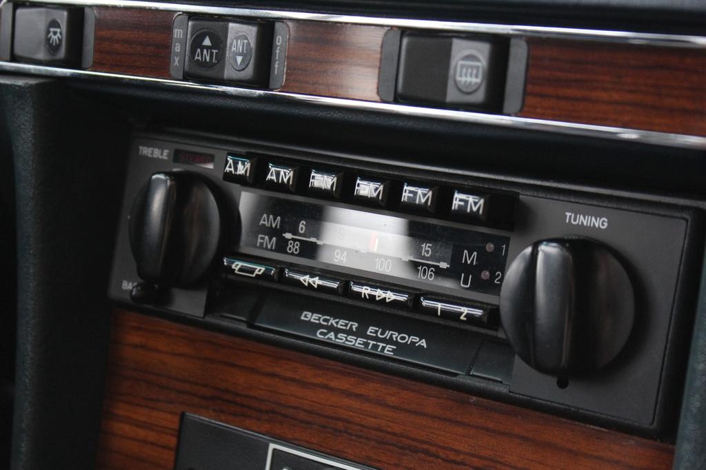 Mercedes-Benz SL 380