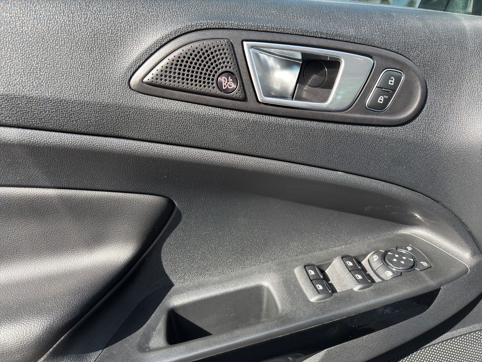 Fahrzeugabbildung Ford EcoSport 1.0 |Titanium | B&O | Winter