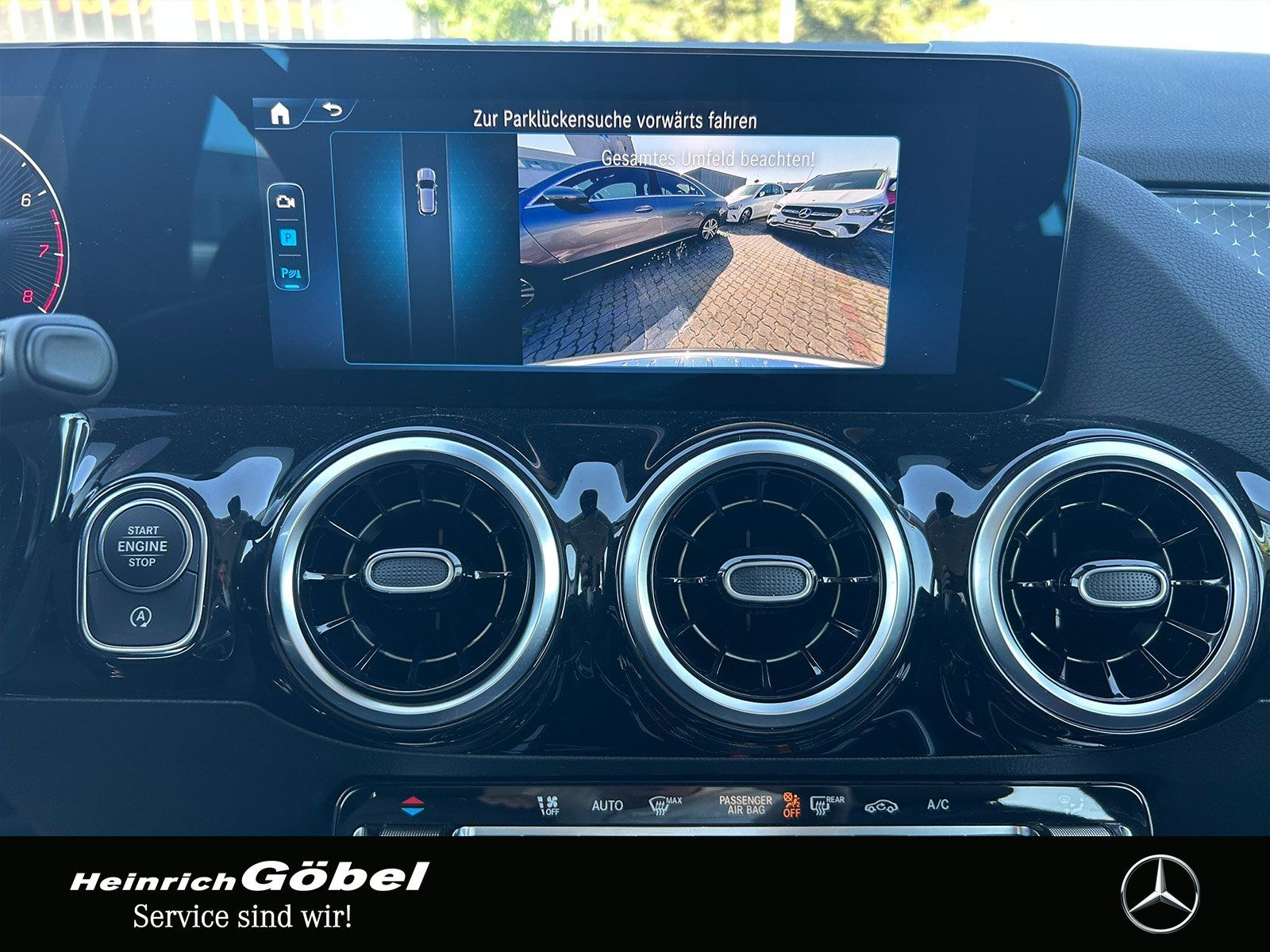 Fahrzeugabbildung Mercedes-Benz GLA 180 PROGRESSIVE*AHK*CARPLAY*LED*EASY-PACK*WI