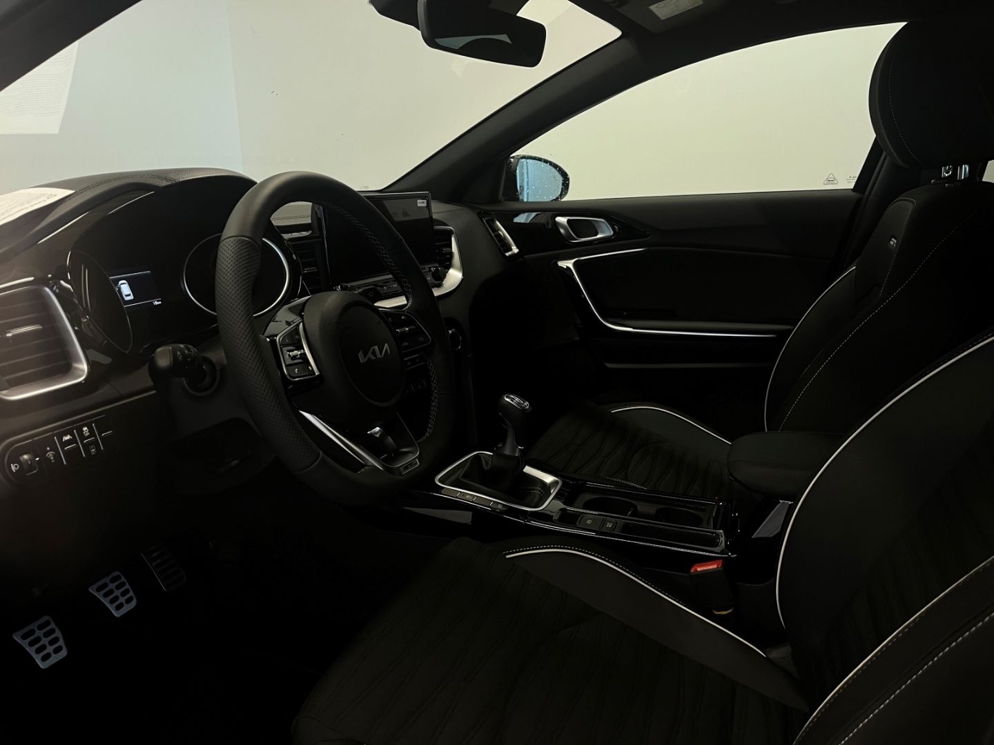 Fahrzeugabbildung Kia Ceed_sw Sportswagon GT Line 1.5 T-GDI JBL SHZ