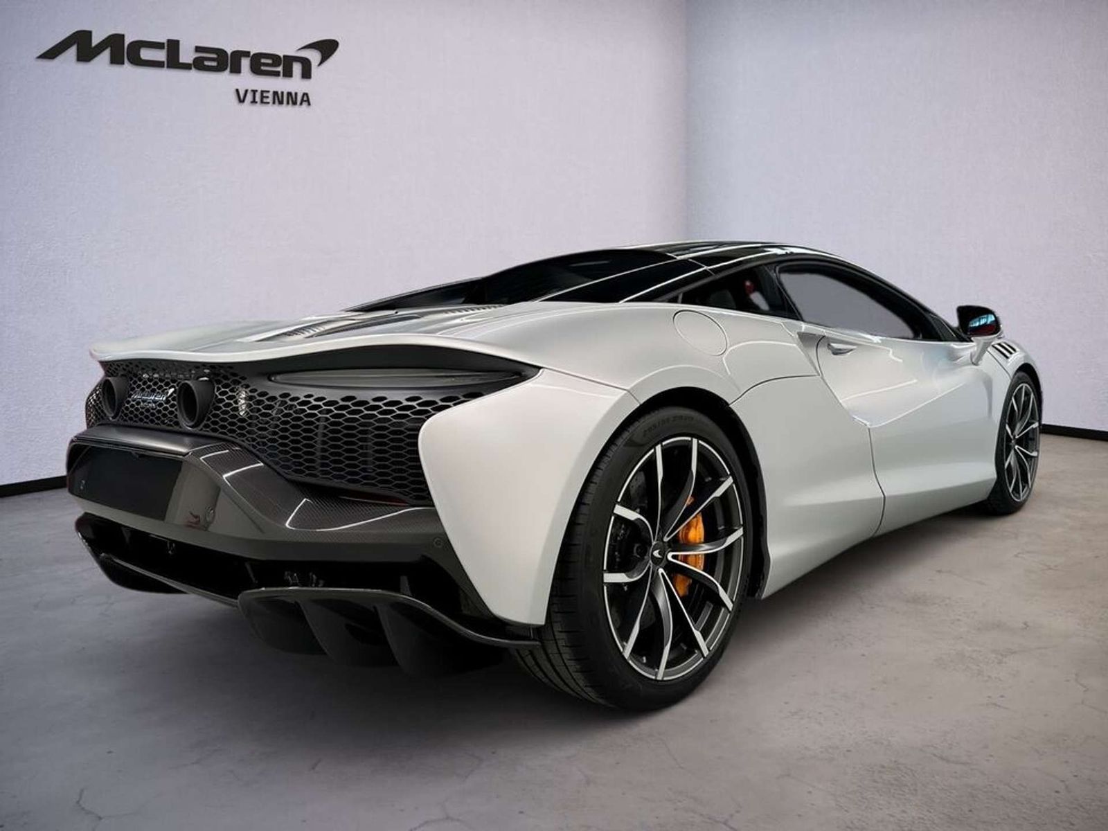 McLaren Artura Coupé / 0% Leasingaktion / B&W / Lift imagem 3