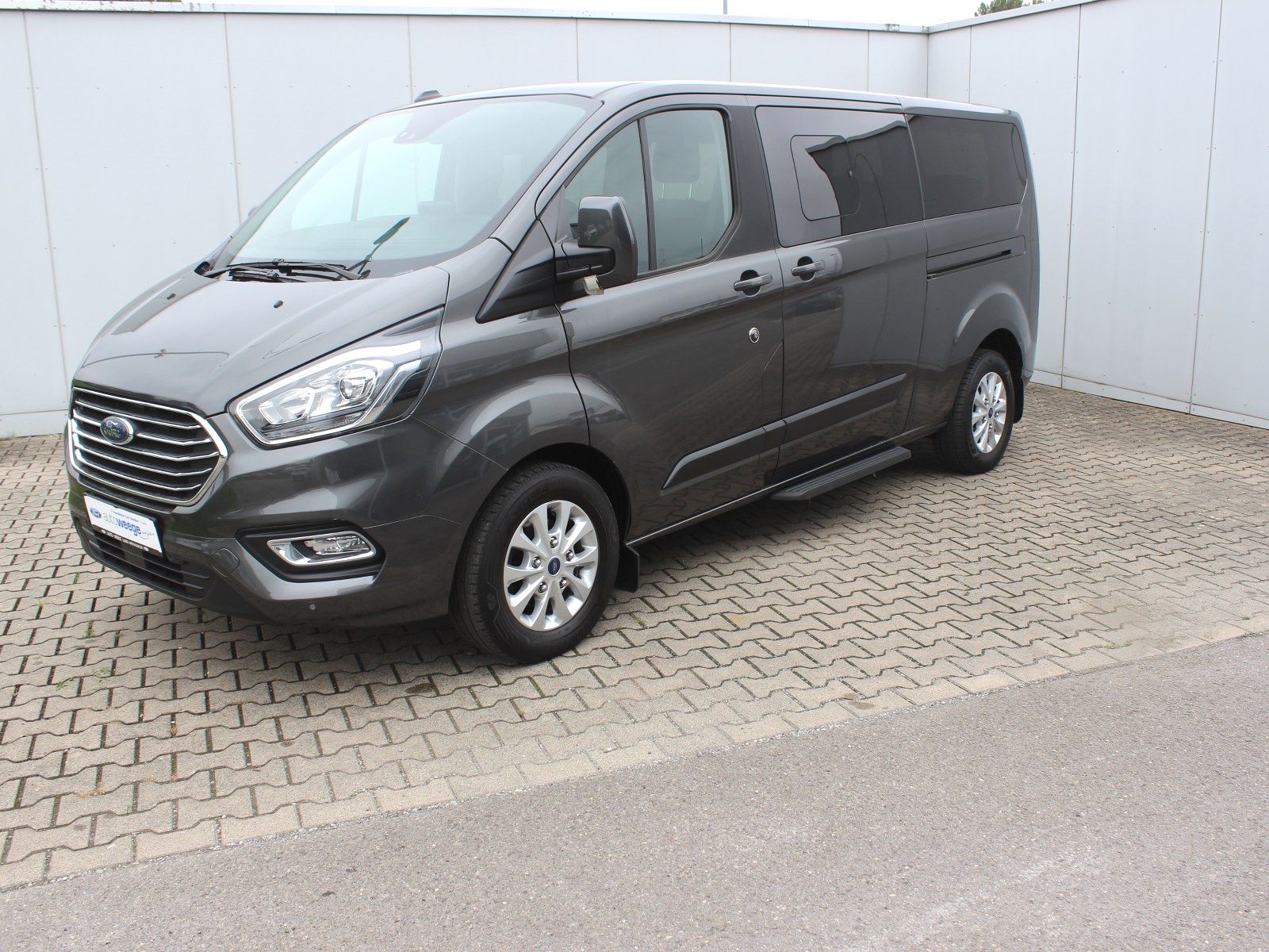 Fahrzeugabbildung Ford Tourneo Custom 320 L2 Tourneo Trend FWD