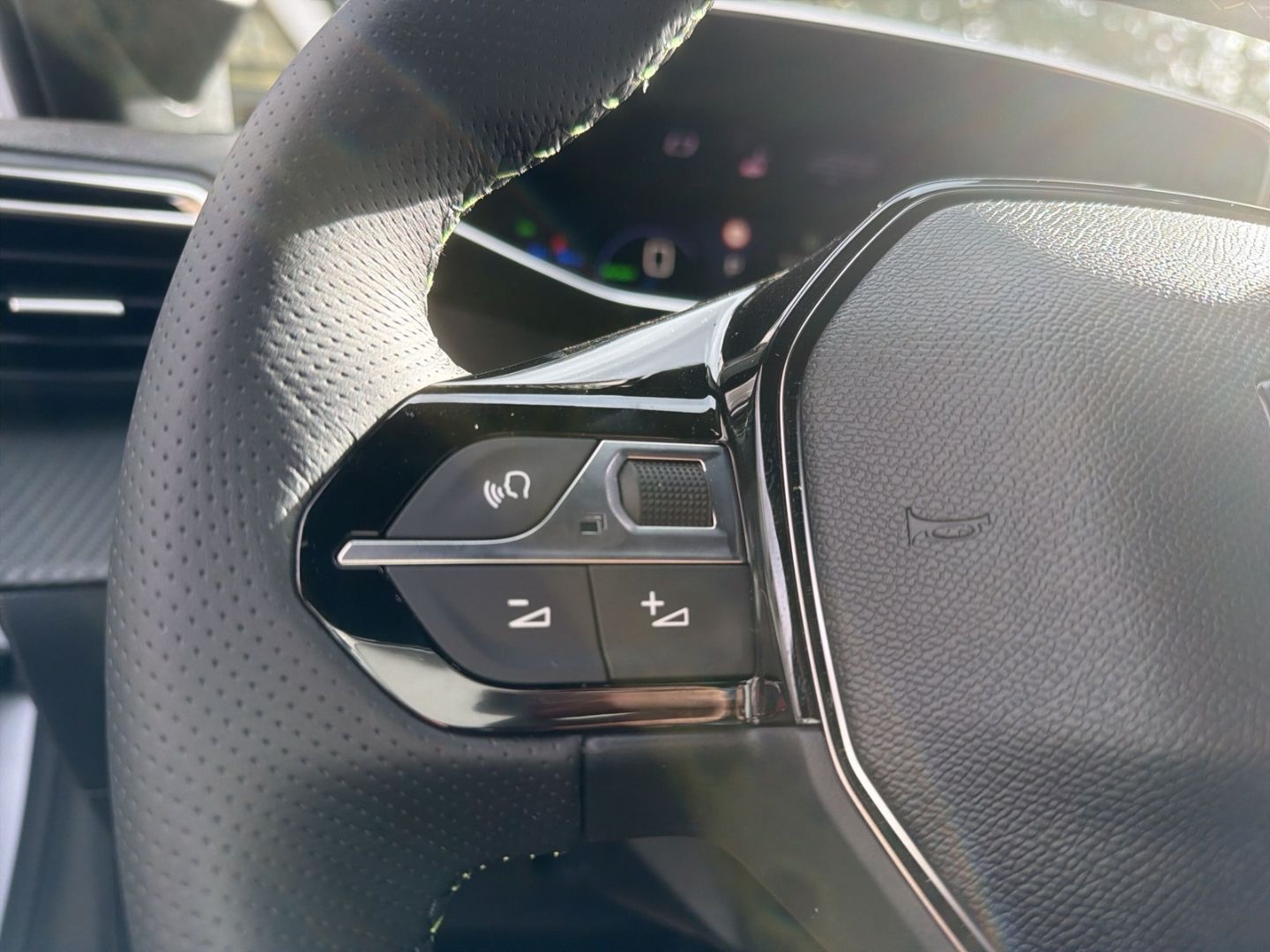 Peugeot e-208 - Bild 15