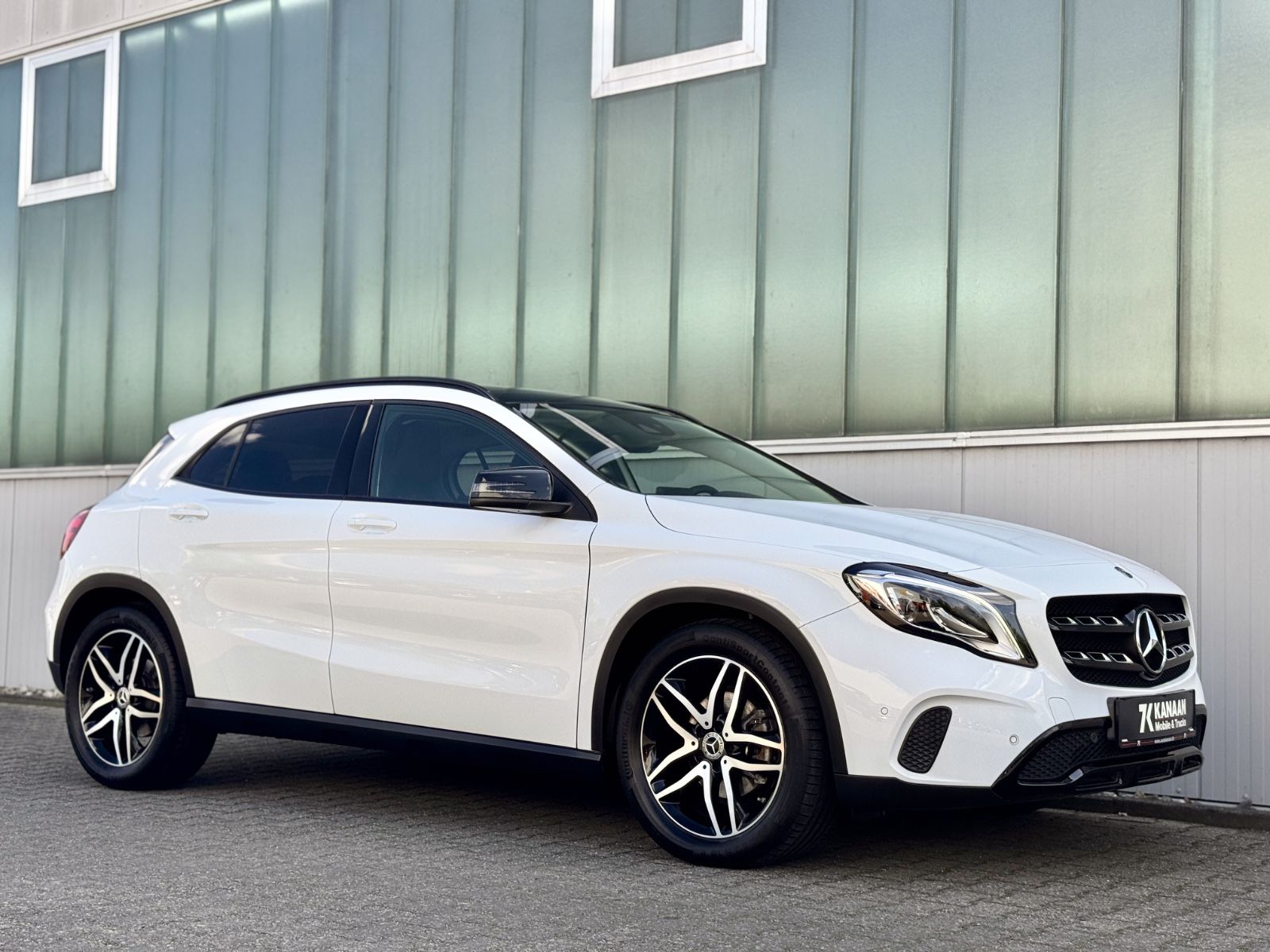 Mercedes-Benz GLA 180 Urban STANDHEIZUNG PANORAMA LED foto 23