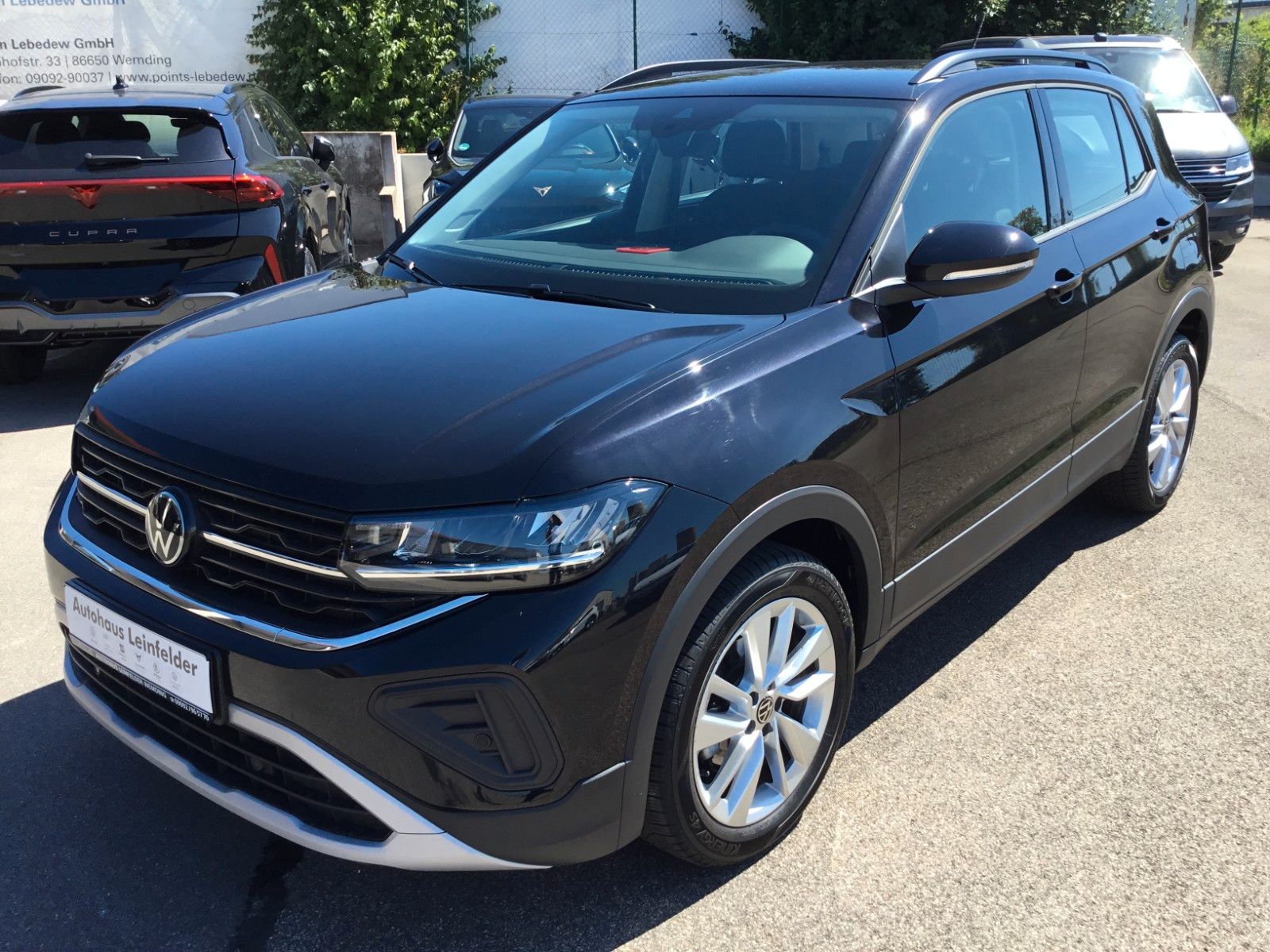 Fahrzeugabbildung Volkswagen T-Cross 1.0 TSI DSG Life+AHK+ACC+LED+17"+Kamera