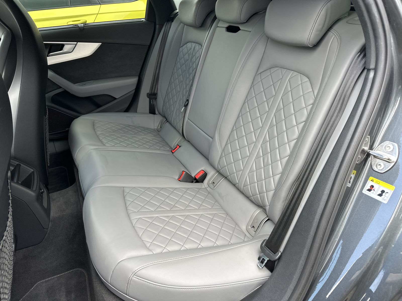Fahrzeugabbildung Audi A4 Avant 40 TDI S-Line NAV+MATRIX+ACC+STHZG+18ZO