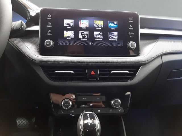 Fahrzeugabbildung Skoda Fabia Tour 1.0TSI DSG AHK SHZ PDC Kamera 16"