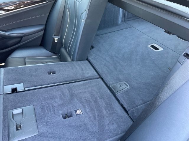 Fahrzeugabbildung BMW 530 i Mild-Hybrid Luxury Line Autom. Panoramadac