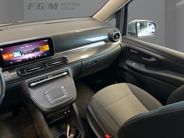Mercedes V 220 - 11