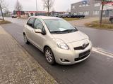 Toyota Yaris Executive 1,3L *2.Hand*Keyless-GO*KLIMAAUT - Toyota Yaris Gebrauchtwagen in Hamburg