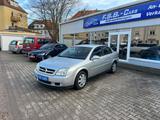 Opel Vectra 2.2 16V Elegance - Opel Vectra mit Benzin-Antrieb: Limousine, 2.2