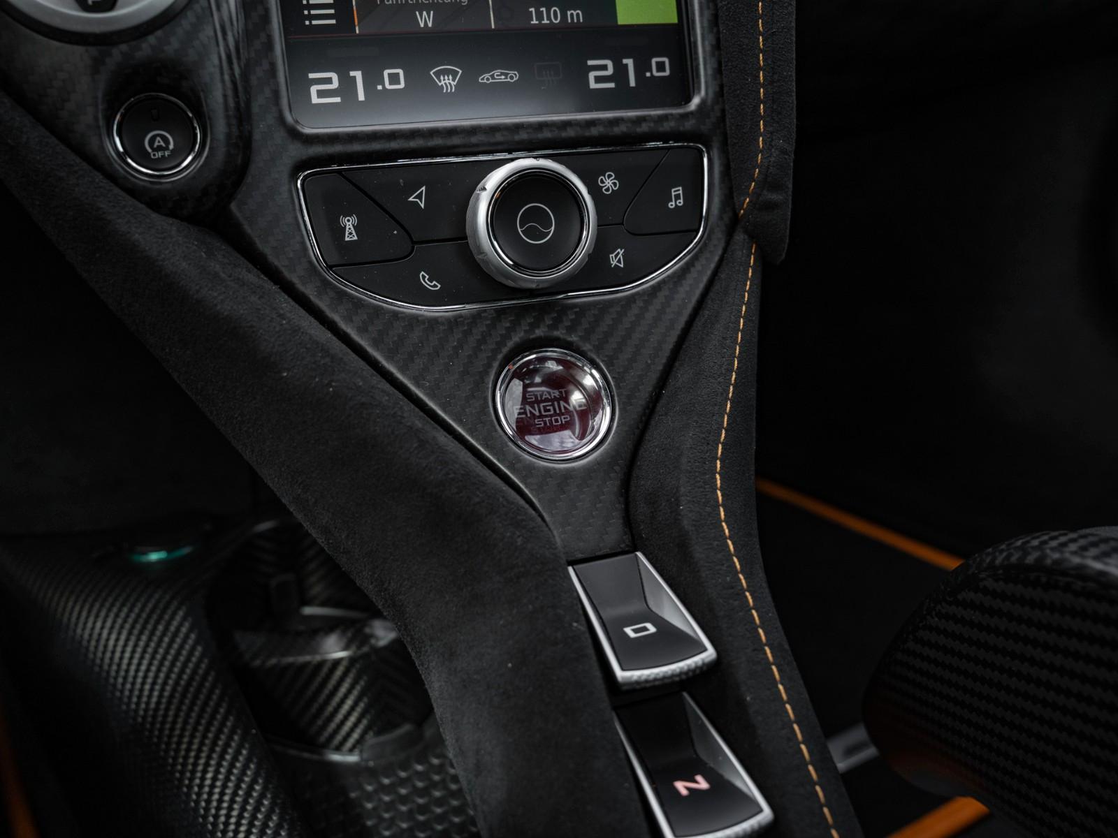McLaren 765LT Coupé | Racing Seats | Engine Window