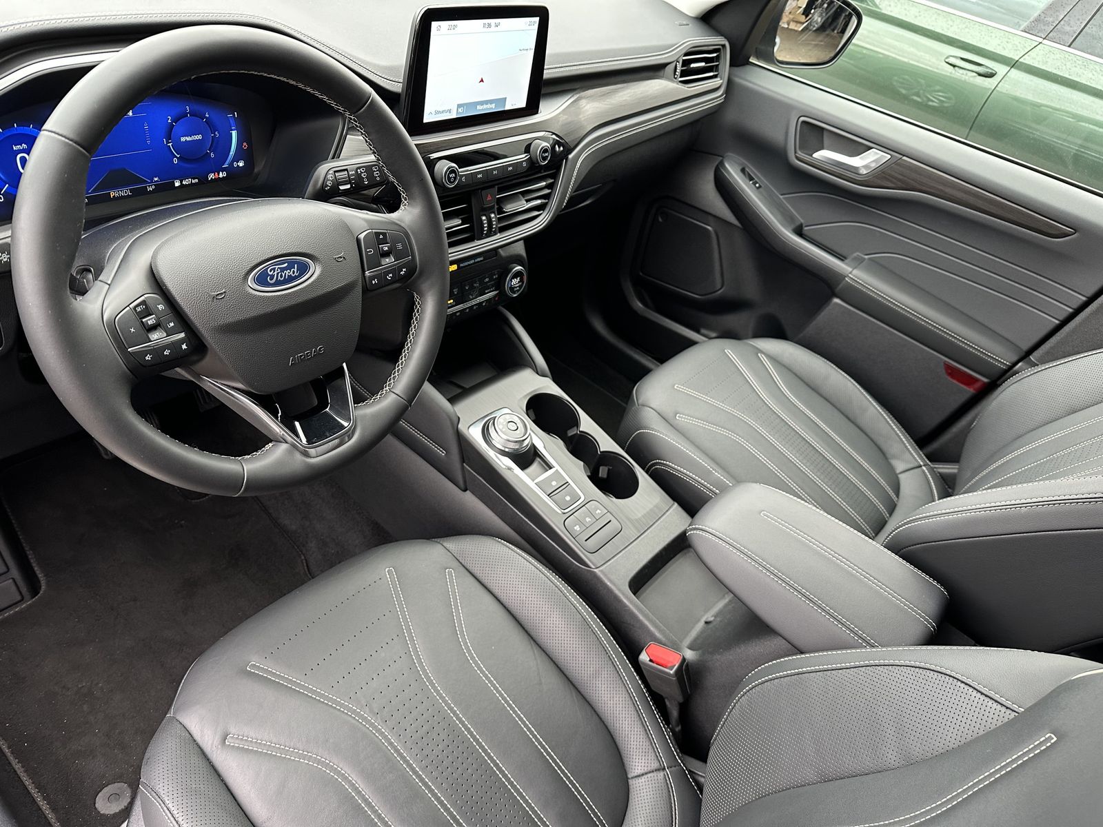 Fahrzeugabbildung Ford Kuga 2.0 EB 4x4 Vignale NAV+LED+AHK+KAMERA+19ZO