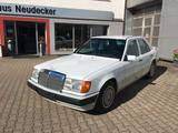 Mercedes-Benz 200 E 1a Zustand Oldtimergutachten