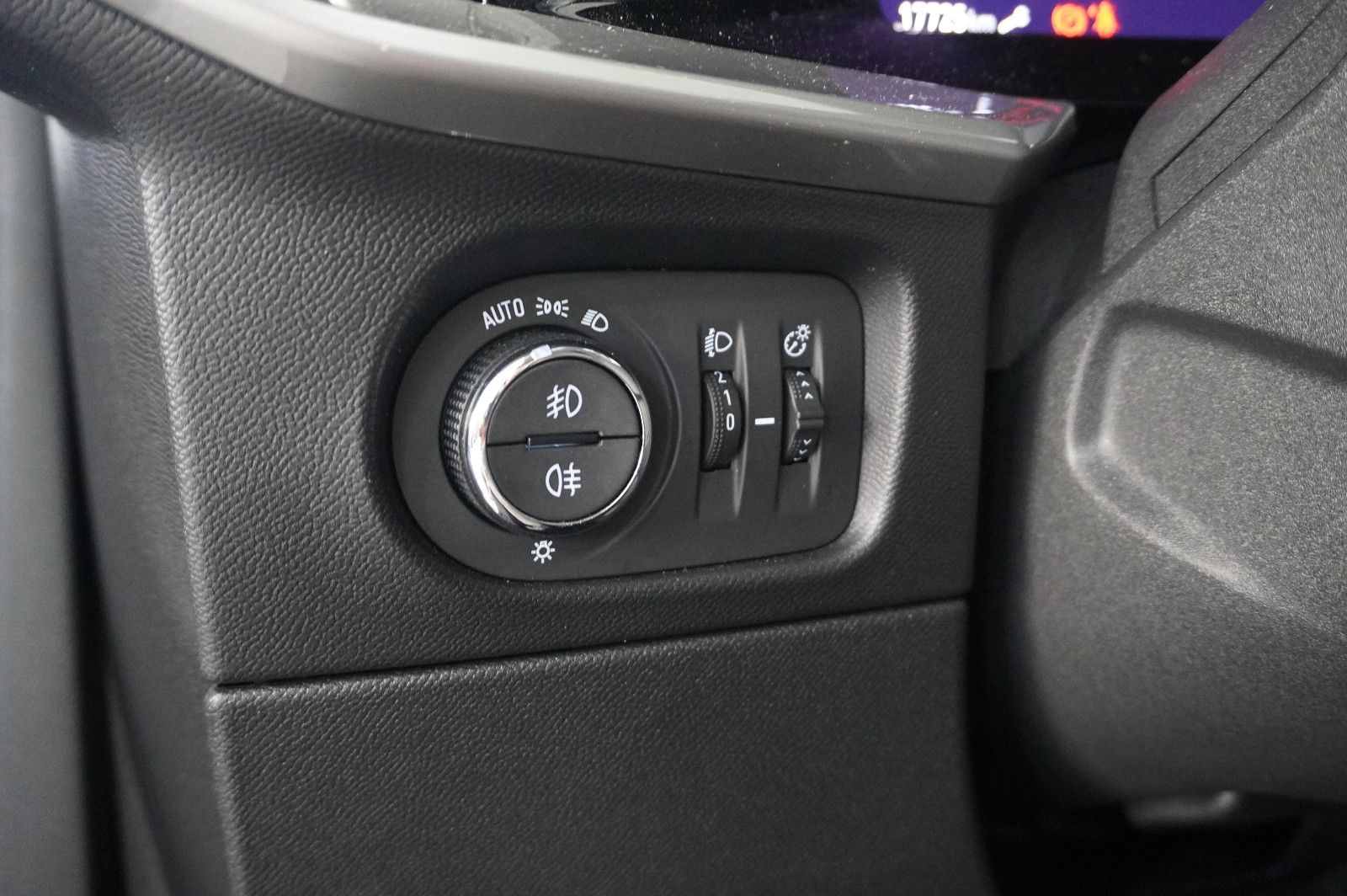 Fahrzeugabbildung Opel Mokka ELEGANCE 1.2T NAVI/LED/KAMERA/SPORT/DAB+