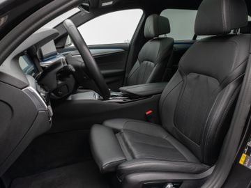 Fahrzeugabbildung BMW 530e Panorama Kamera Laser HUD DAB H/K ACC AHK