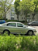 Skoda Octavia Combi 1.6 Ambiente Automatik Ambiente - Skoda Octavia aus 2000: Kombi