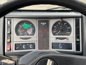 Fahrzeugabbildung MAN L2000 Pritsche + Kran 1 Hand Scheckheft