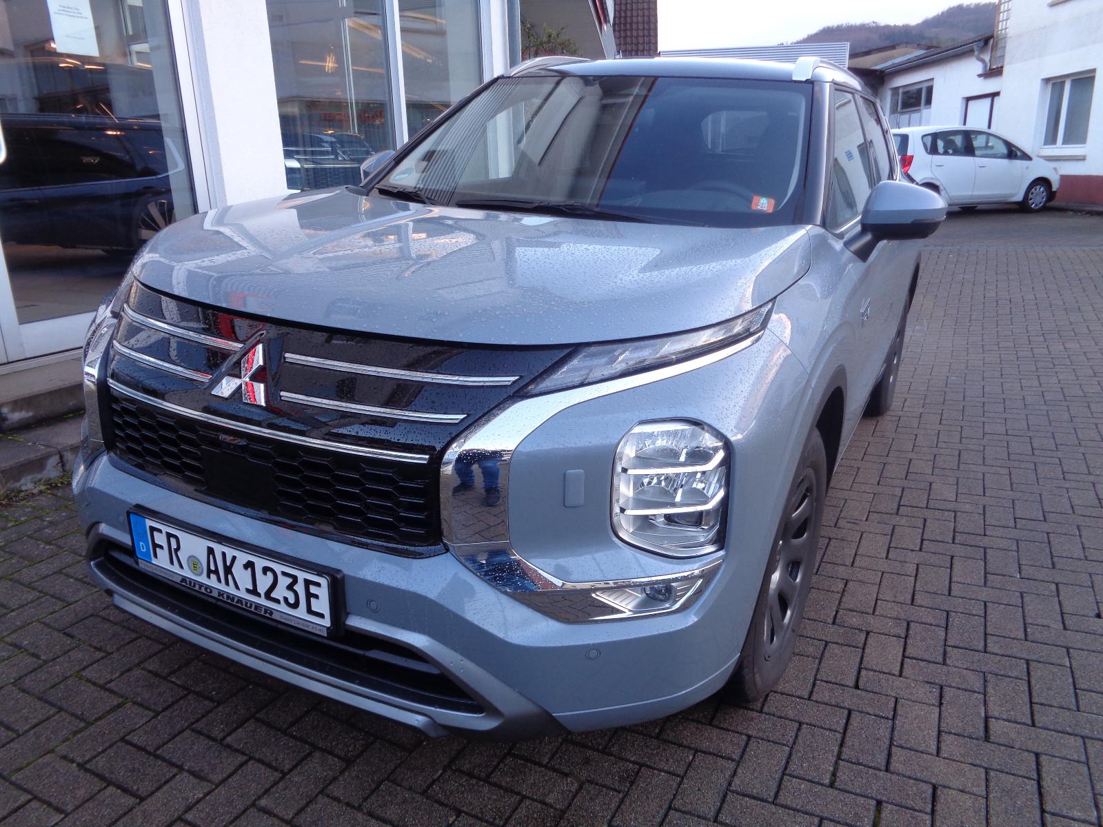 Mitsubishi Plug-in Hybrid Outlander Top 2tone Leder SD