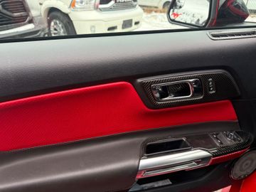 Ford Mustang - 7