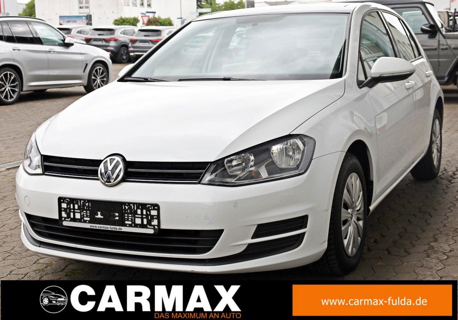 Fahrzeugabbildung Volkswagen Golf VII Lim. Trendline Panorama,8 fach bereift!