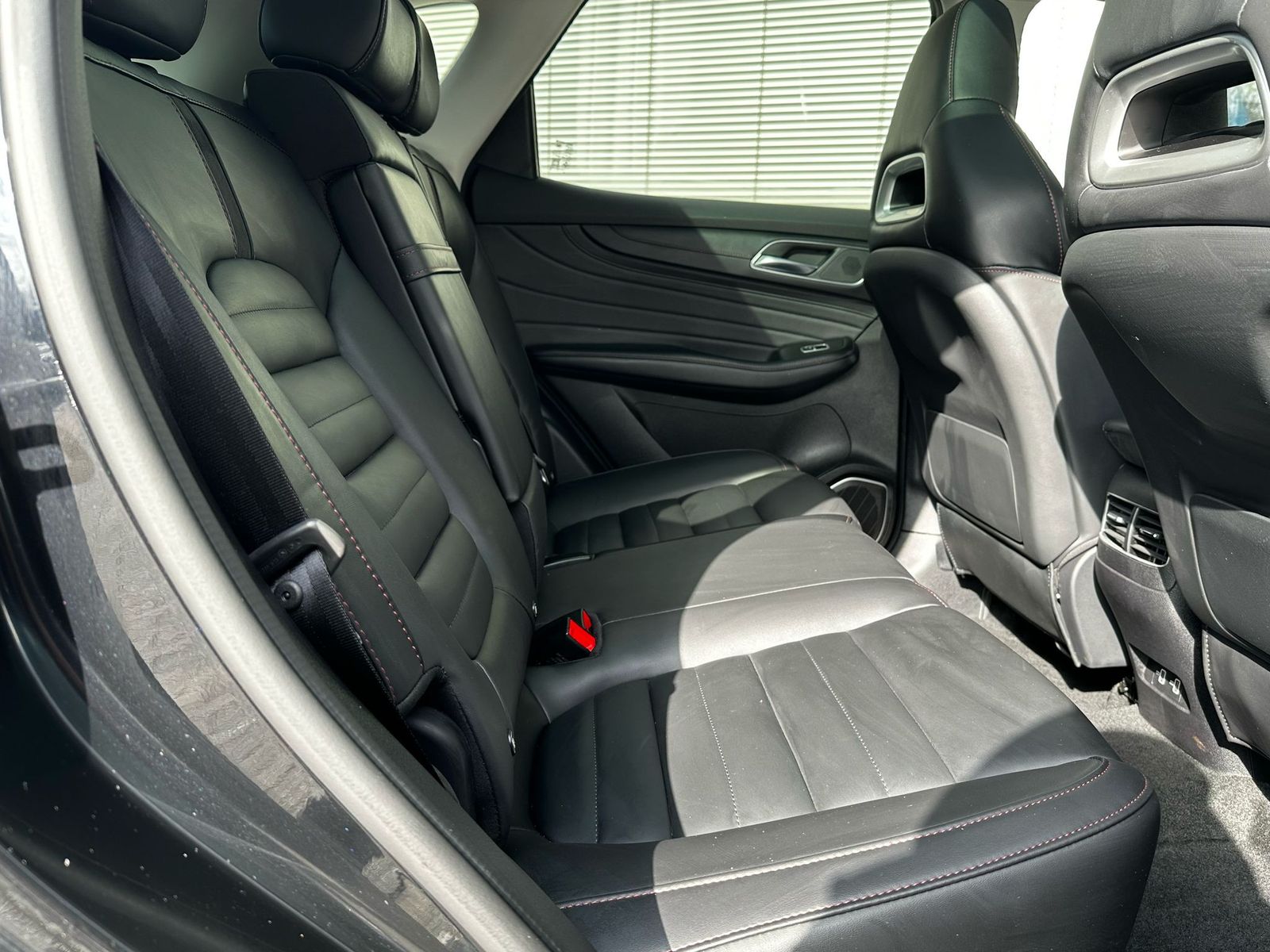 Fahrzeugabbildung MG EHS Luxury PANO+LEDER+NAVI+SHZ+KAMERA+ACC+360°+