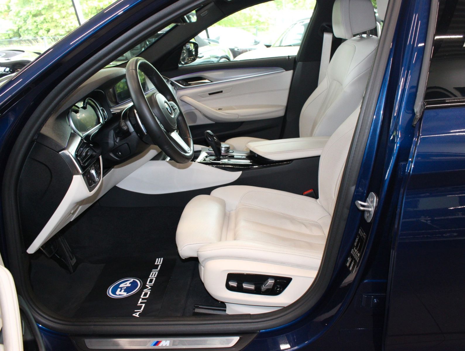 Fahrzeugabbildung BMW 530i  M-Sportpaket*Head-UP*Kamera*2.Hand