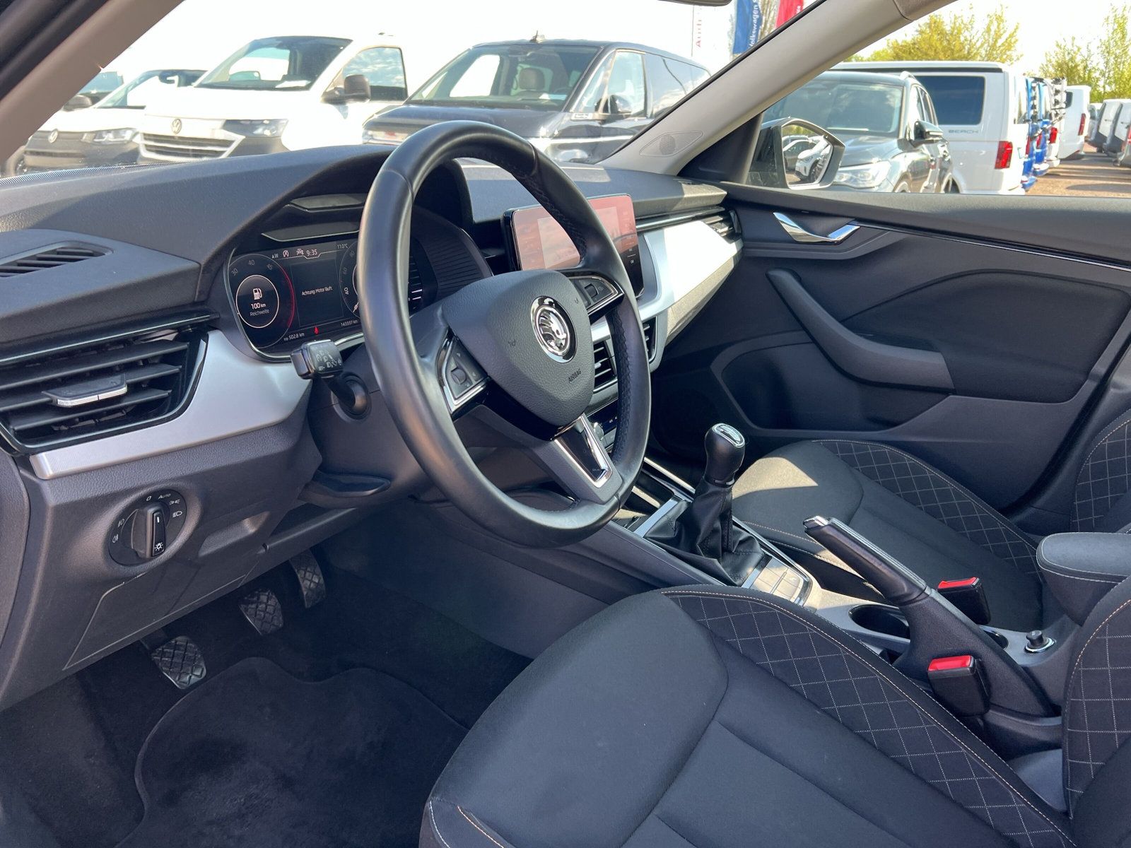 Fahrzeugabbildung SKODA Kamiq 1.6 TDI Ambition LED VIRTUAL KAMERA