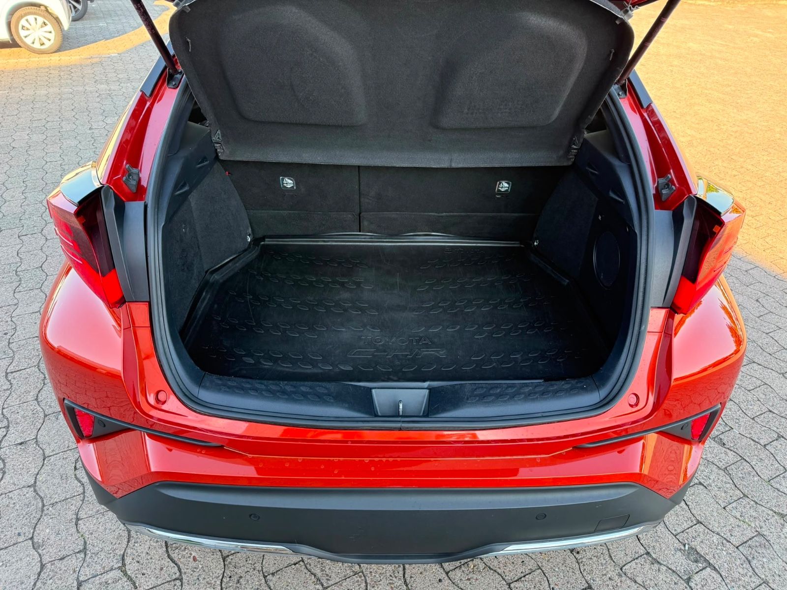 Toyota C-HR Hybrid Orange Edition JBL foto 5