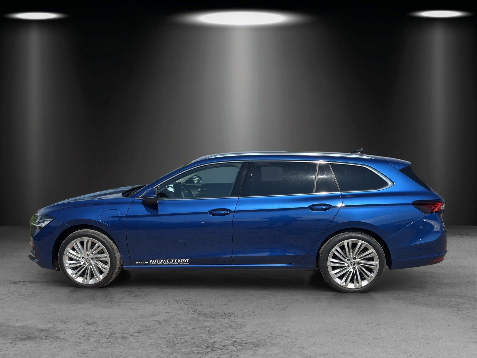 Fahrzeugabbildung SKODA Superb Combi Selection 1,5 TSI iV 150 kW DSG