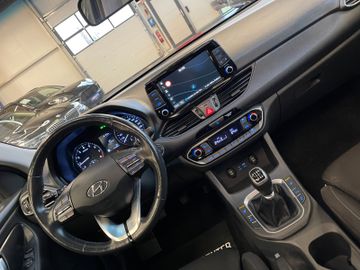 Hyundai i30 YES! Plus *PANO*AHK*KAMERA*NAVI*CARPLAY*TEMP