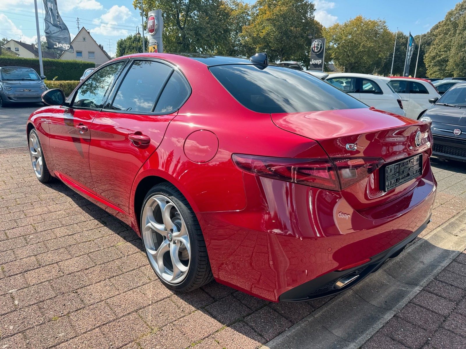 Fahrzeugabbildung Alfa Romeo Giulia Veloce 2.0 AWD 280PS PANORAMA MEMORY KAME