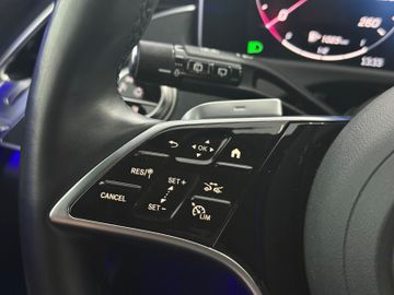 Mercedes E 200 - 12