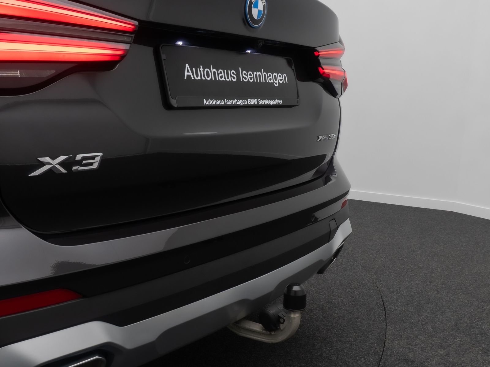 Fahrzeugabbildung BMW X3 xD30e Kamera AHK HUD DAB Sport Panoram 19Zoll