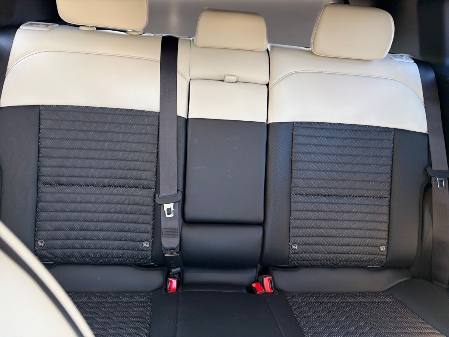 Fahrzeugabbildung Kia EV4 (CT) 150 kW GT-Line Navi Soundsystem LED App