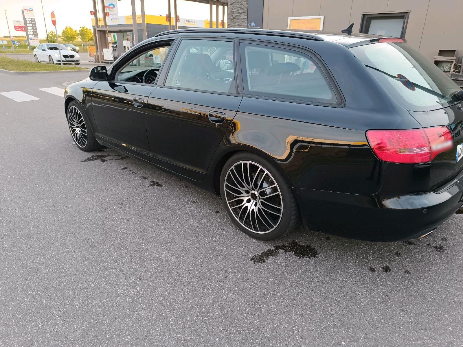 Audi Quattro 2009 — салон
