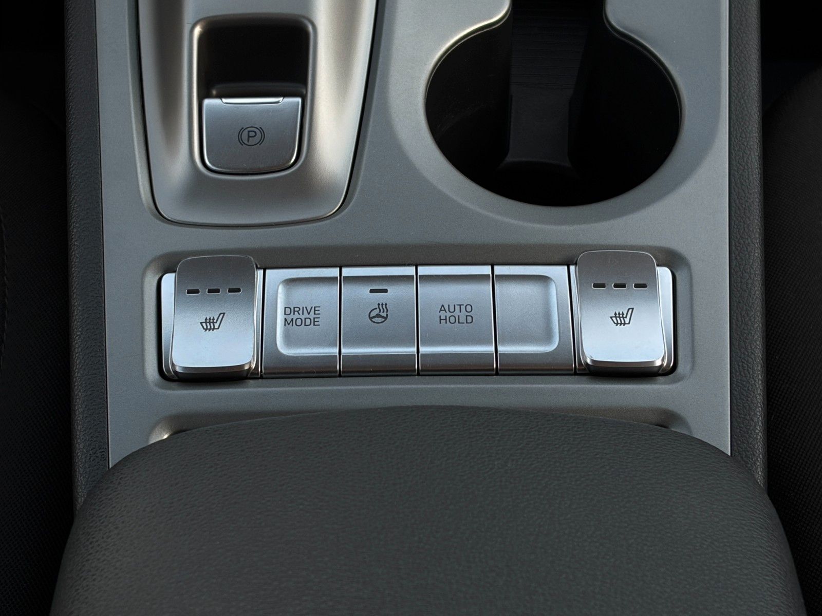 Fahrzeugabbildung Hyundai KONA E Select SHZ LHZ ACC LKA LFA Navi CarPlay